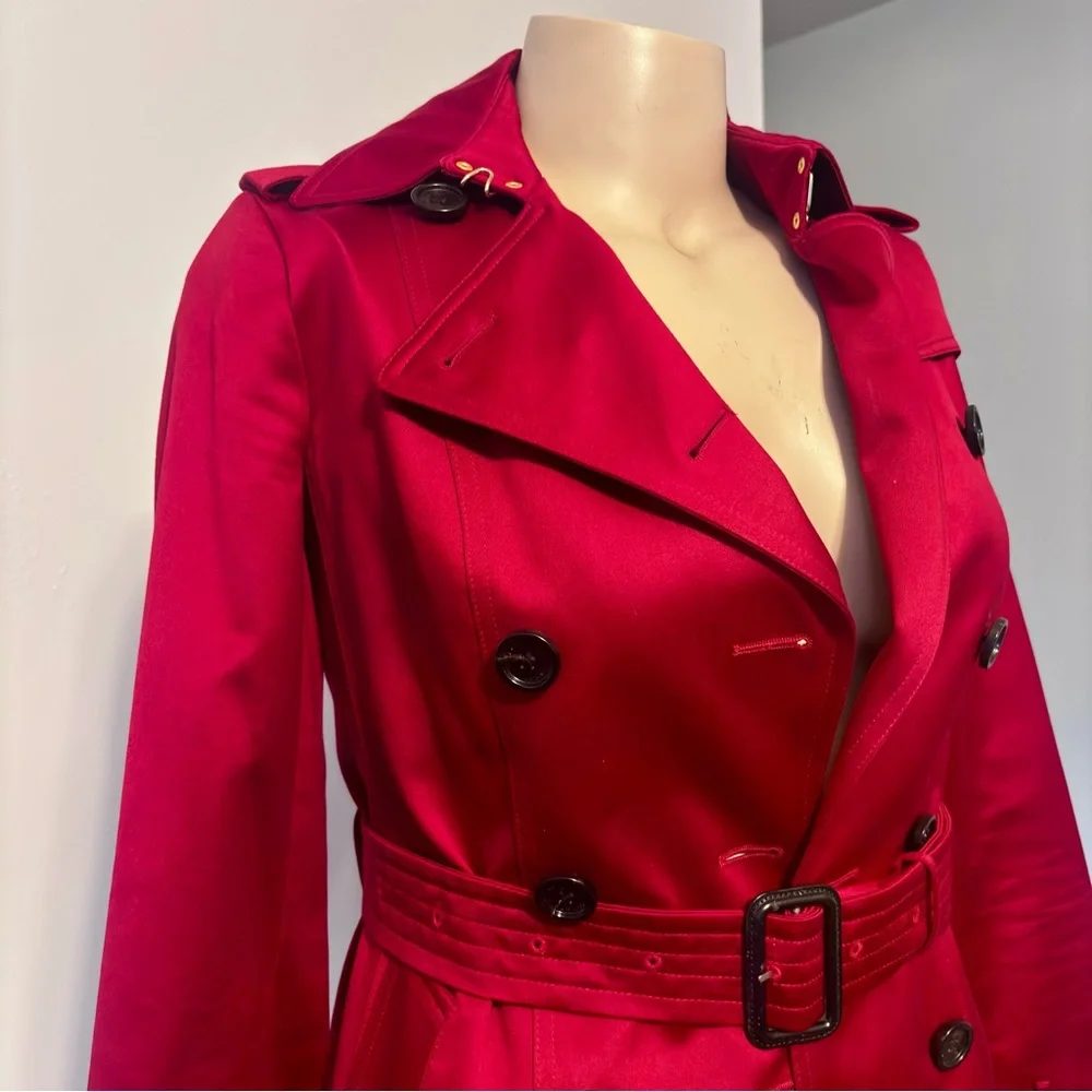 If sultry seductress is your vibe…this sexy, scarlet Burberry trench & u r MFEO - Picture 5 of 11